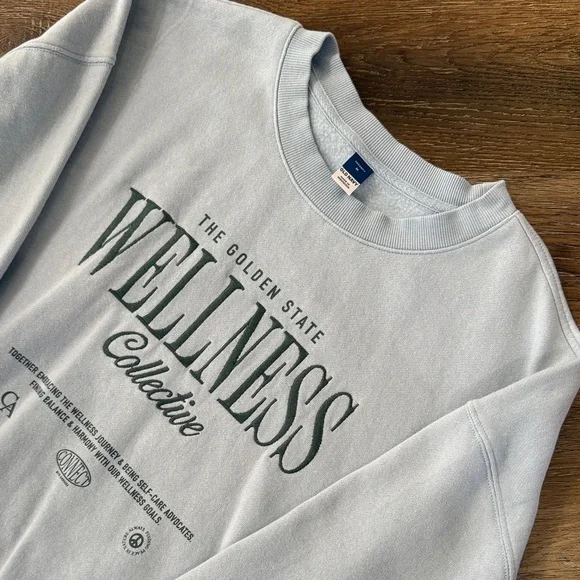 Old Navy, Socomfy Blue/Gray Sweatshirt, Size Med. Embroidered - Picture 3 of 7